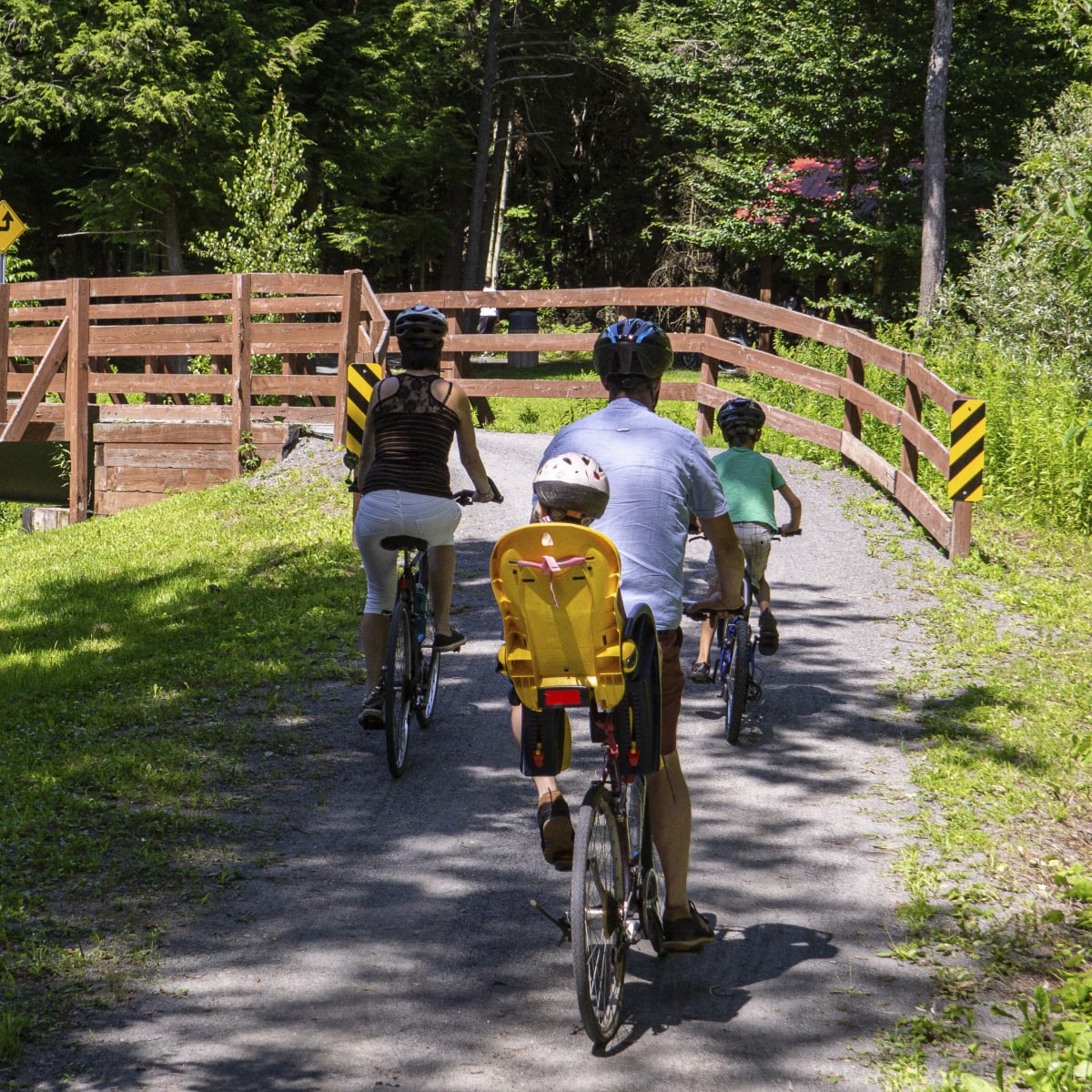Famille à vélo - Drummondville