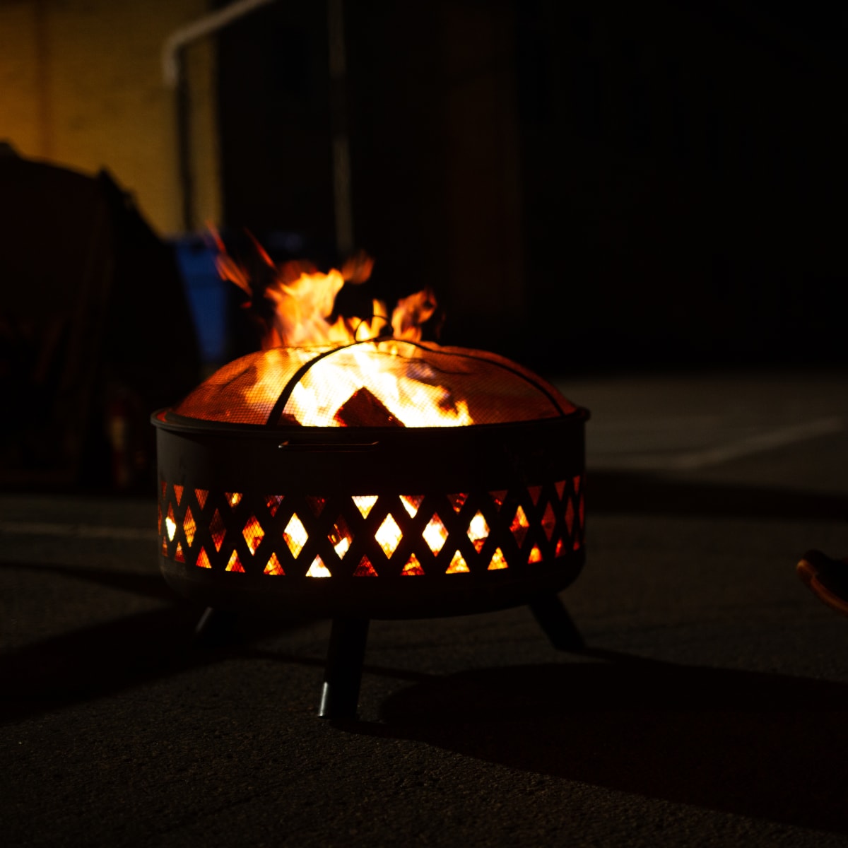 Marché de Noël de Prévost - Un feu illumine la nuit