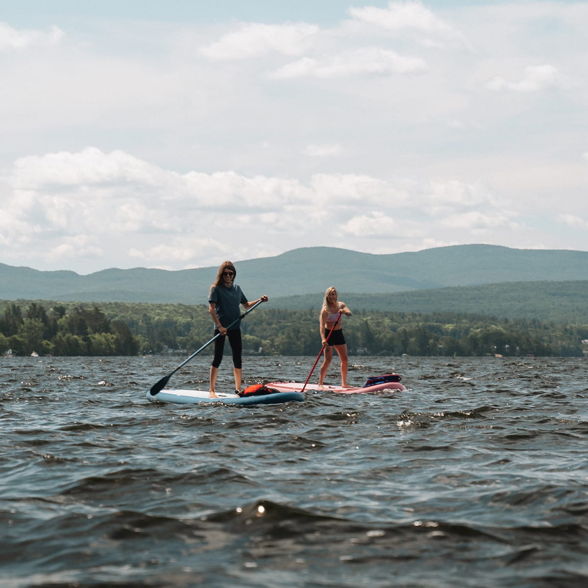 Brome-Missisquoi : une région, mille activités - Planche à pagaie sur le lac Brome