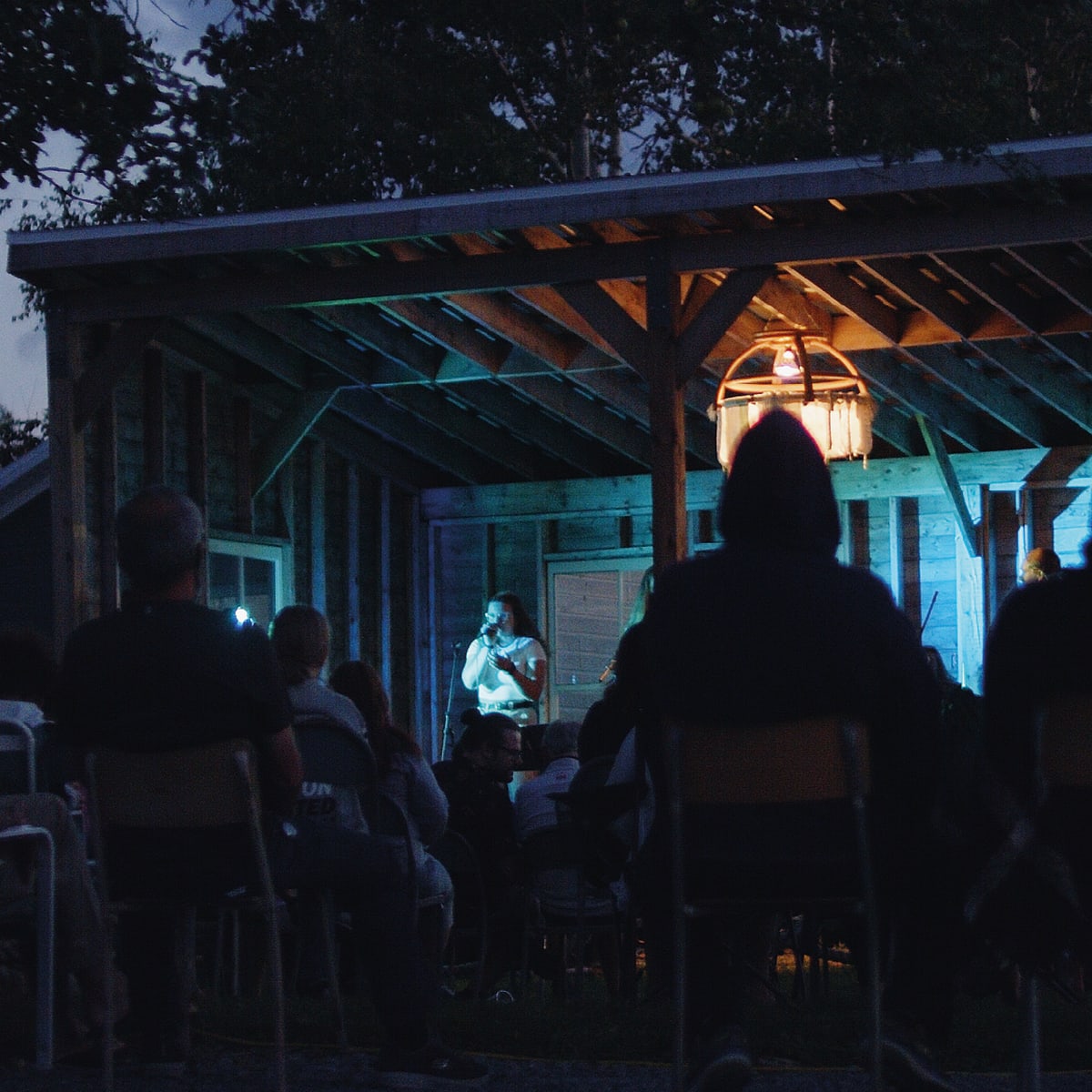 Isle-aux-Coudres - Un spectacle à la grange ancestrale de l’Auberge La Fascine