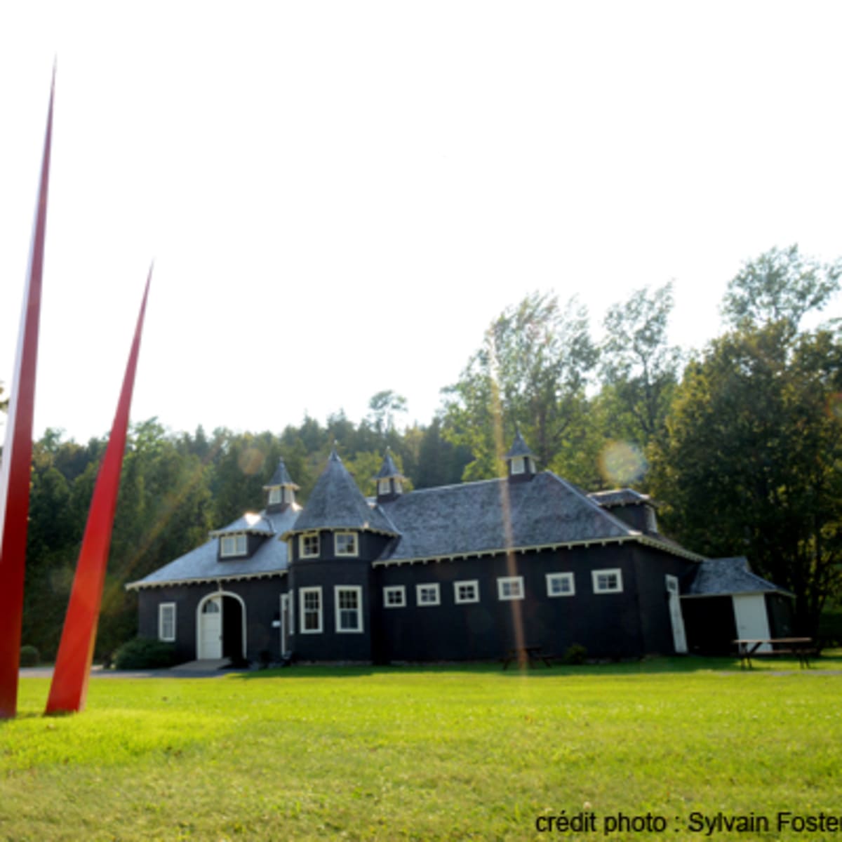 jardin_harmonique_de_sculptures_du_domaine_forget_2
