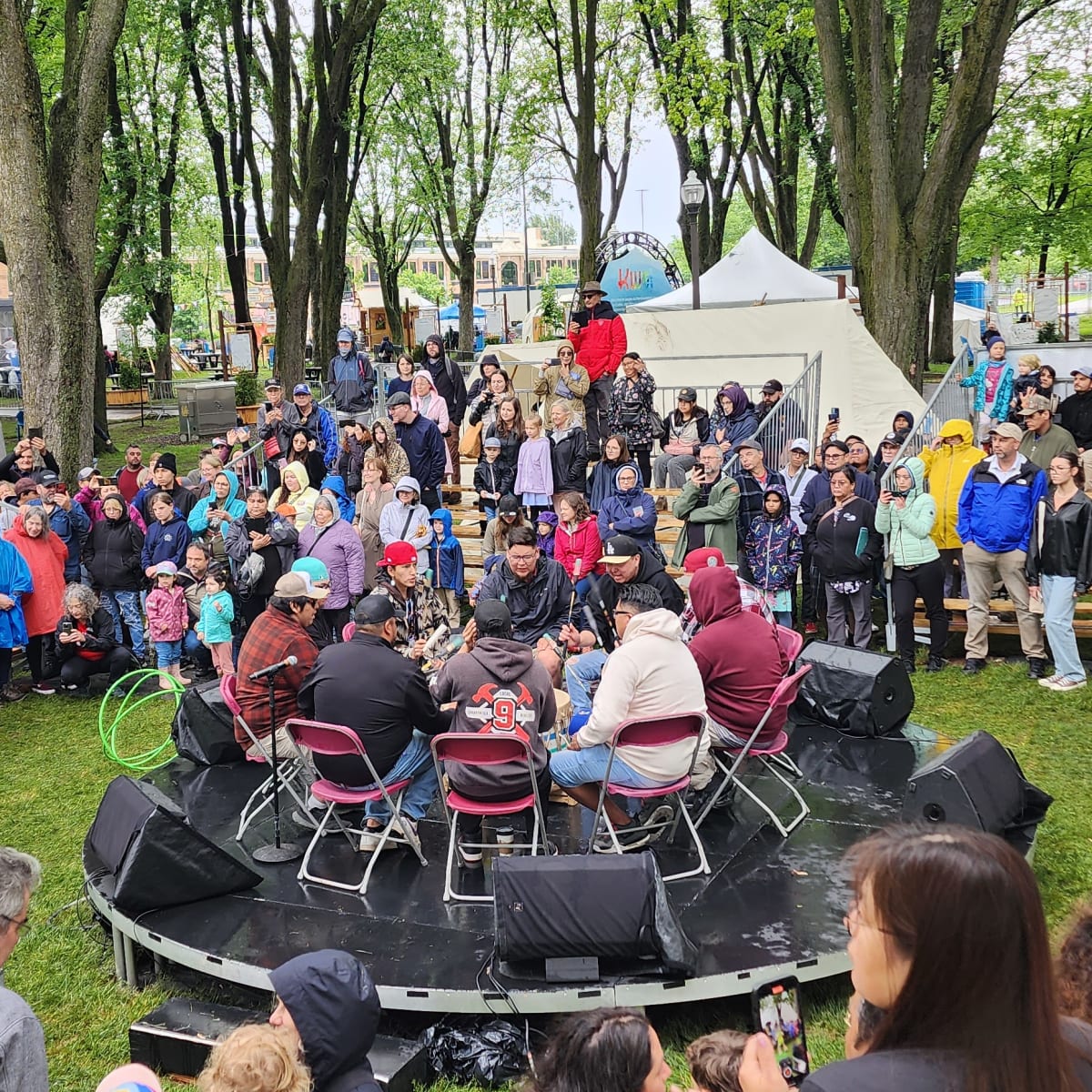 kwe_a_la_rencontre_des_peuples_autochtones_1