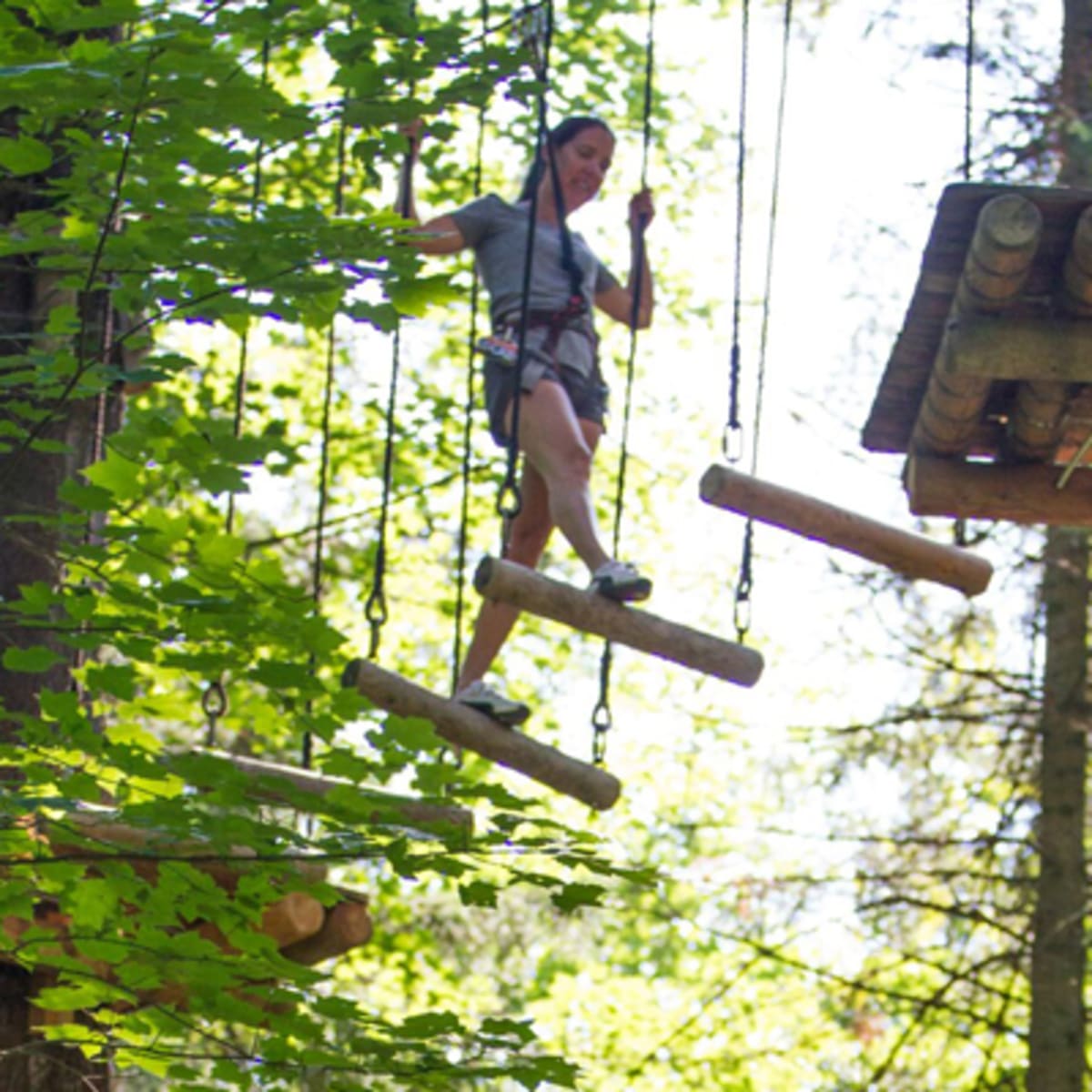 parcours_dhebertisme_aerien_du_parc_du_domaine_vert_11