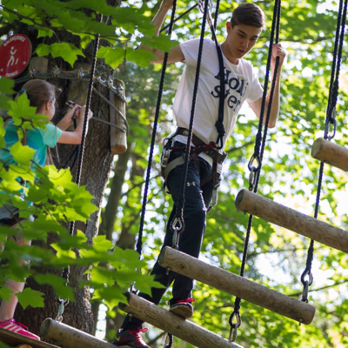 parcours_dhebertisme_aerien_du_parc_du_domaine_vert_2