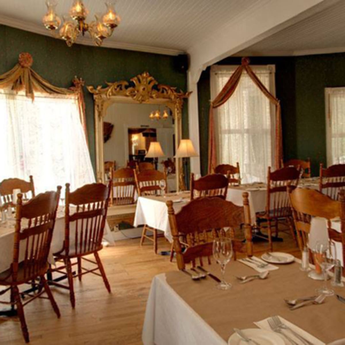 restaurant_de_lauberge_de_la_tour_du_lac_1