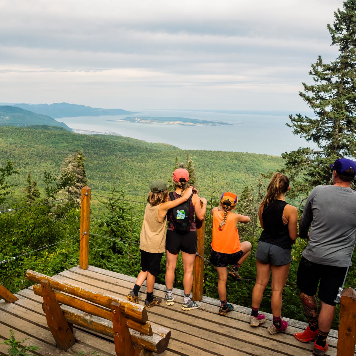 Family on a lookout in Charlevoix.