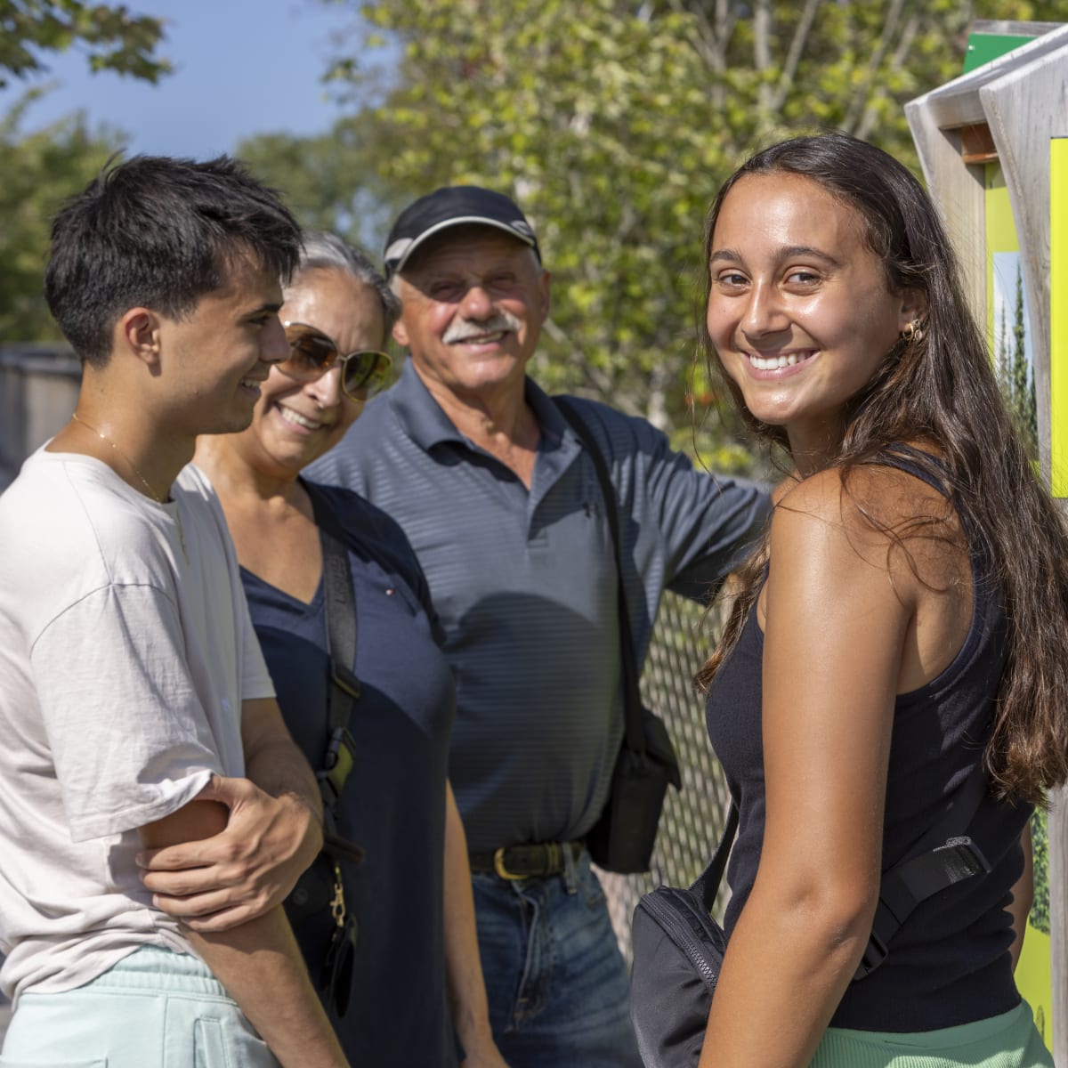 Smiling visitors - Sentier des cimes