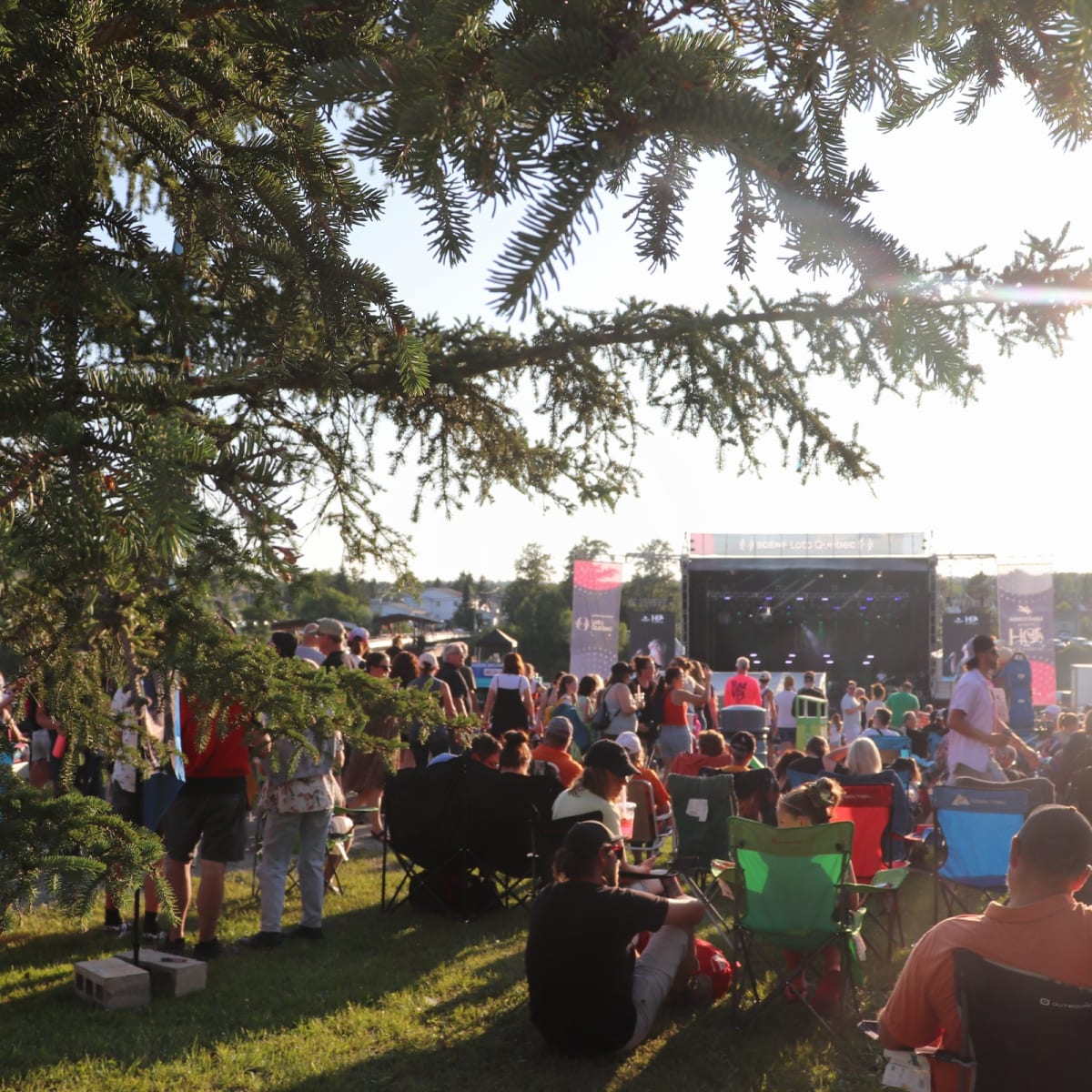 Foule au H2O festival.