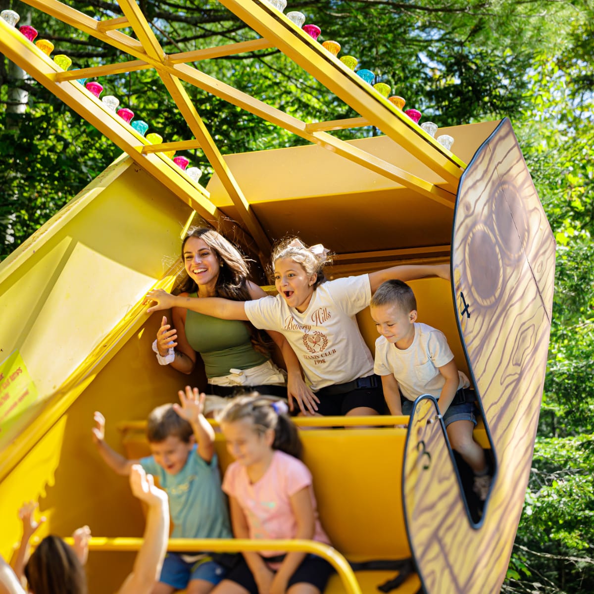 A ride at Au Pays des Merveilles.