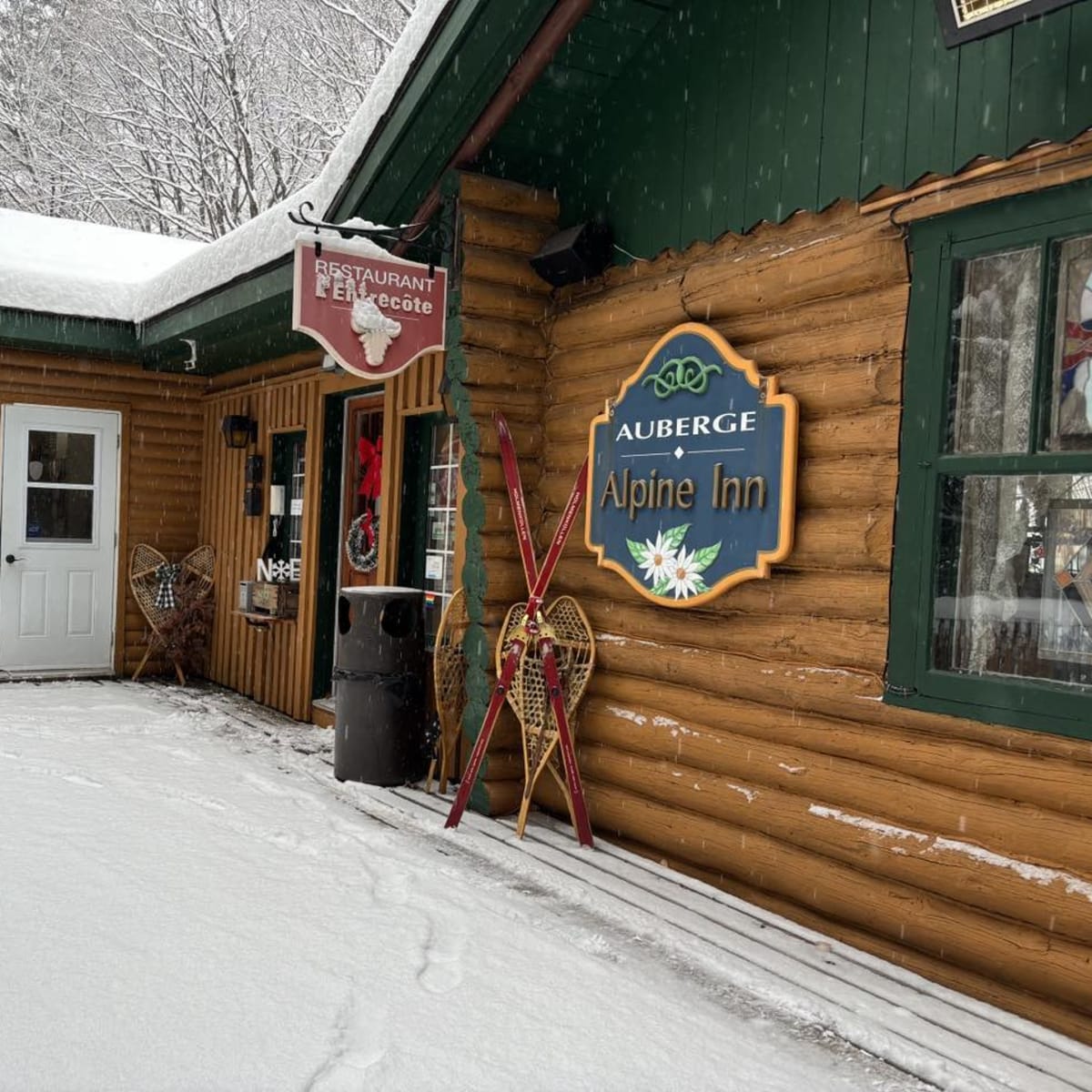 L'Auberge Alpine Inn en hiver.