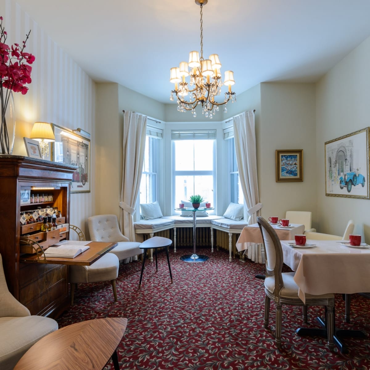Salle à manger de l'Auberge Aux deux Lions.