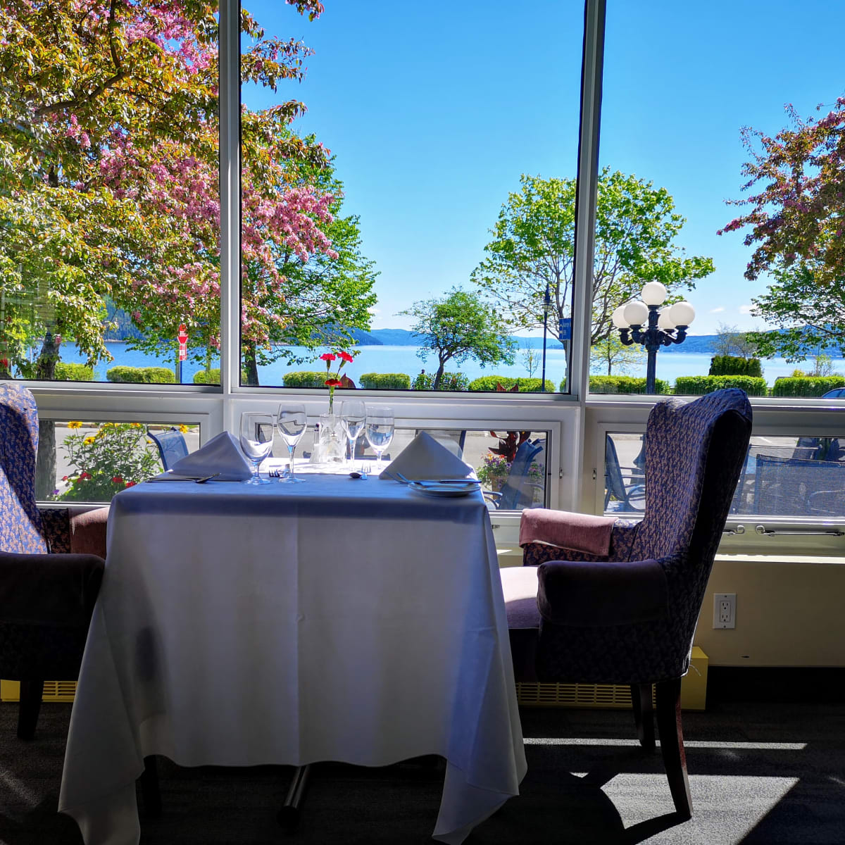 Auberge des 21: dining room. 