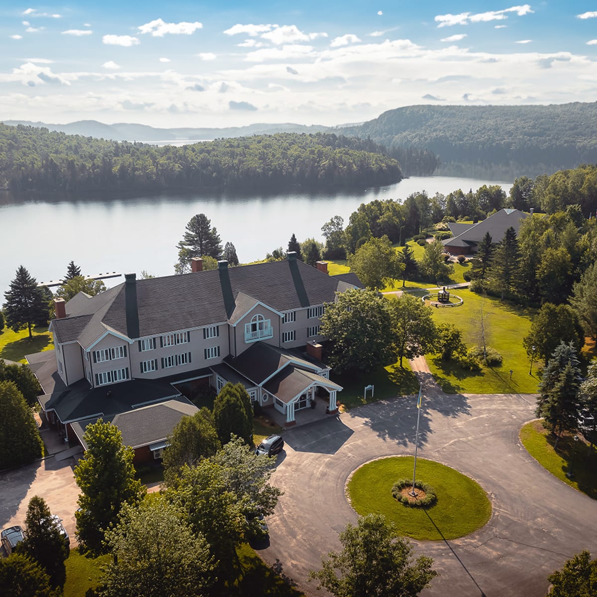 Auberge du Lac-à-l'Eau-Claire