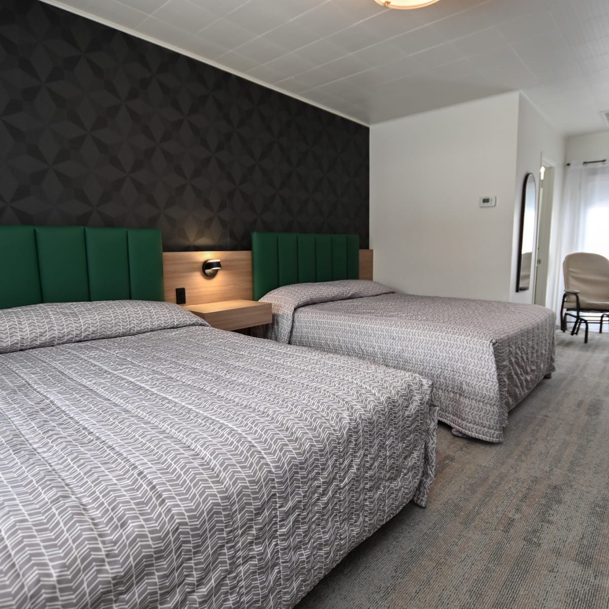 Room with two beds at Motel Blanche d'Haberville.