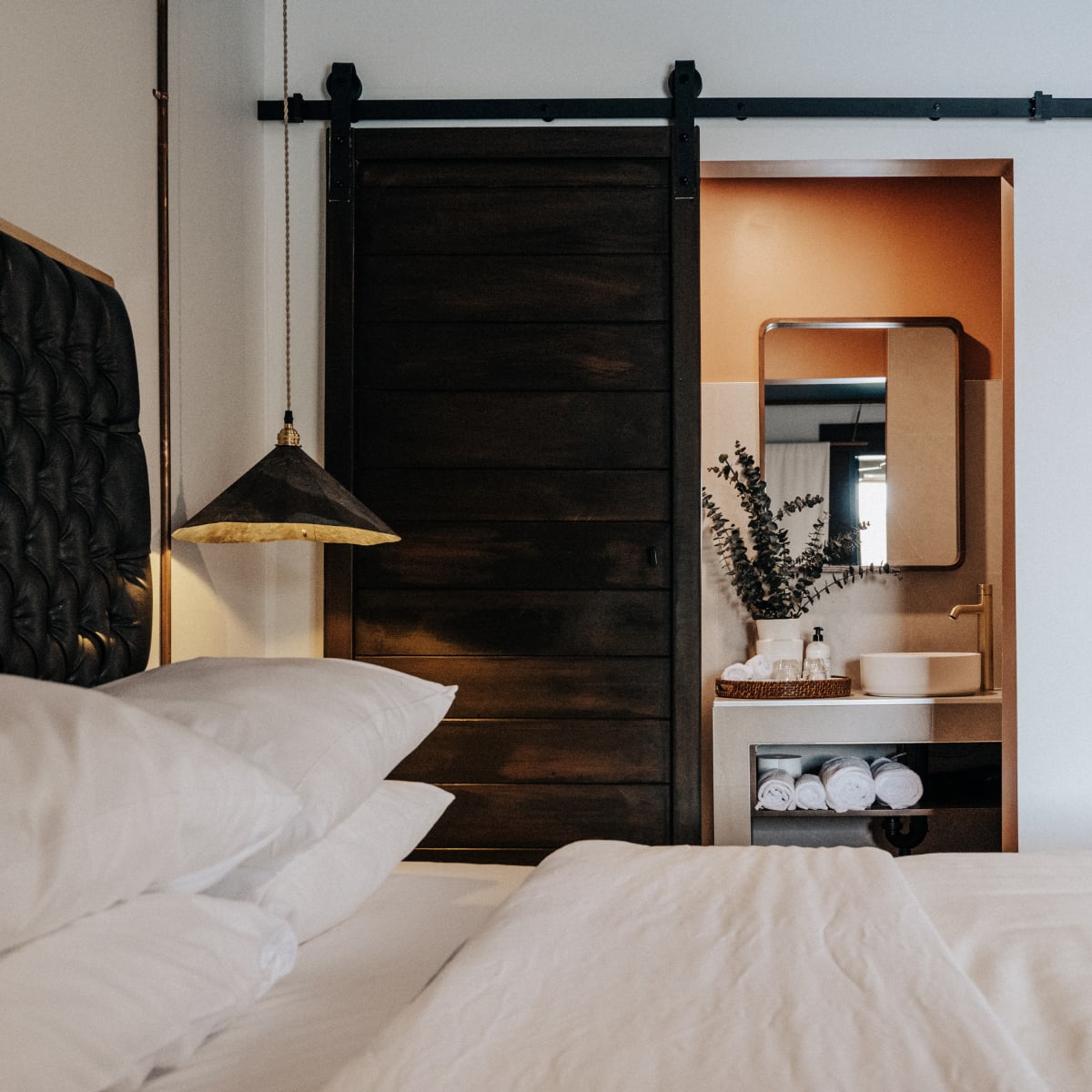 Room at the Auberge Saint-Mathieu.