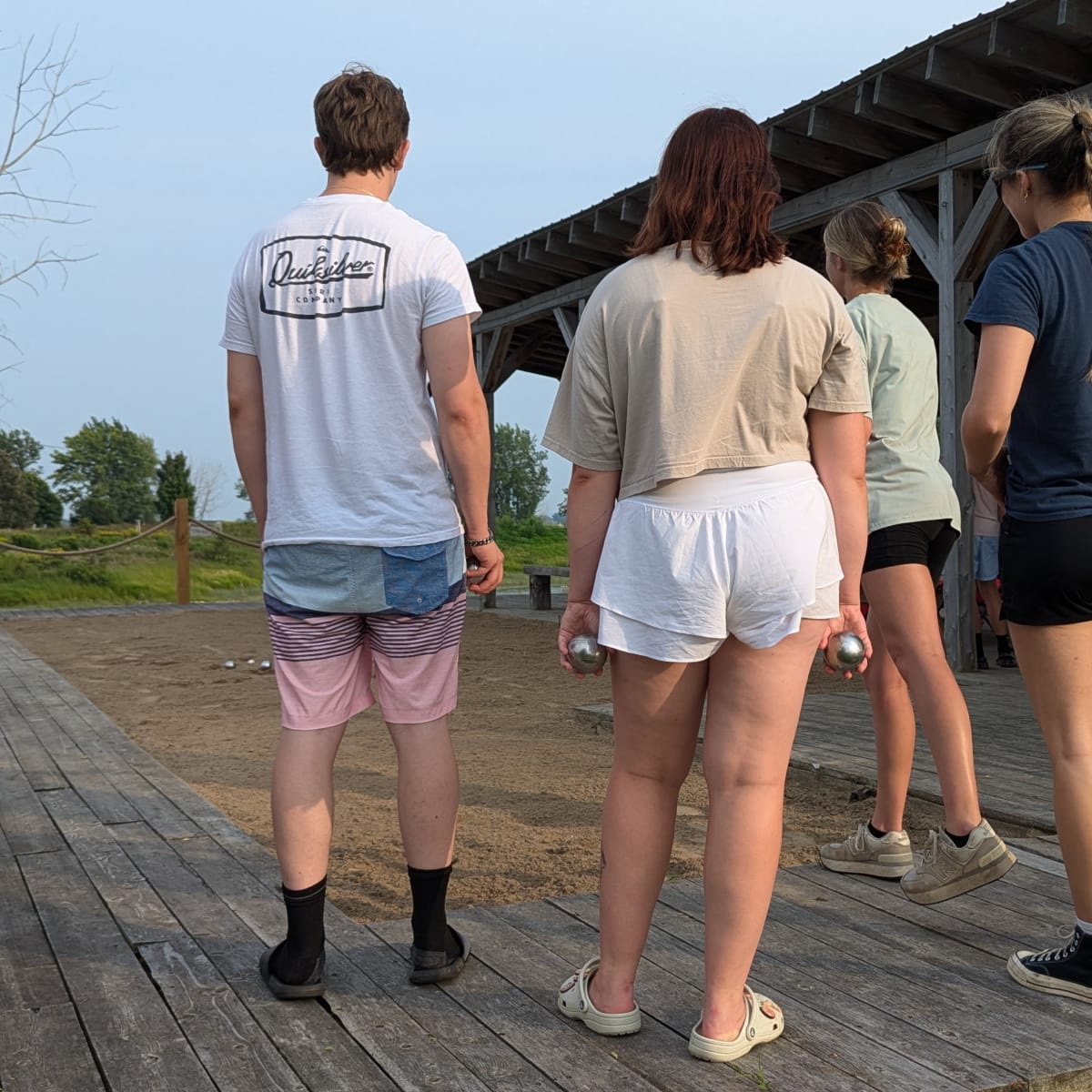 A game of pétanque with friends at the Base nautique de Repentigny.