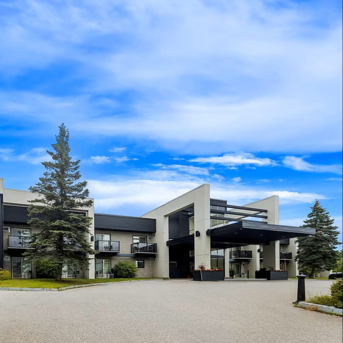 Best Western Plus Mont-Laurier - Exterior