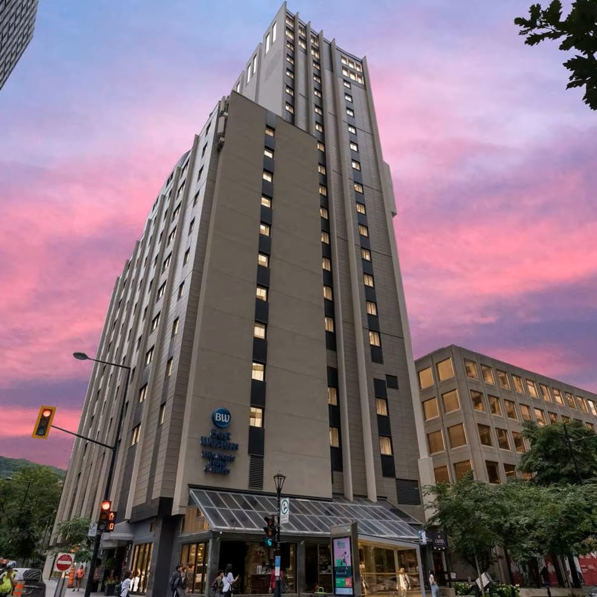 Best Western Ville-Marie Montreal Hotel & Suites - Exterior of the hotel