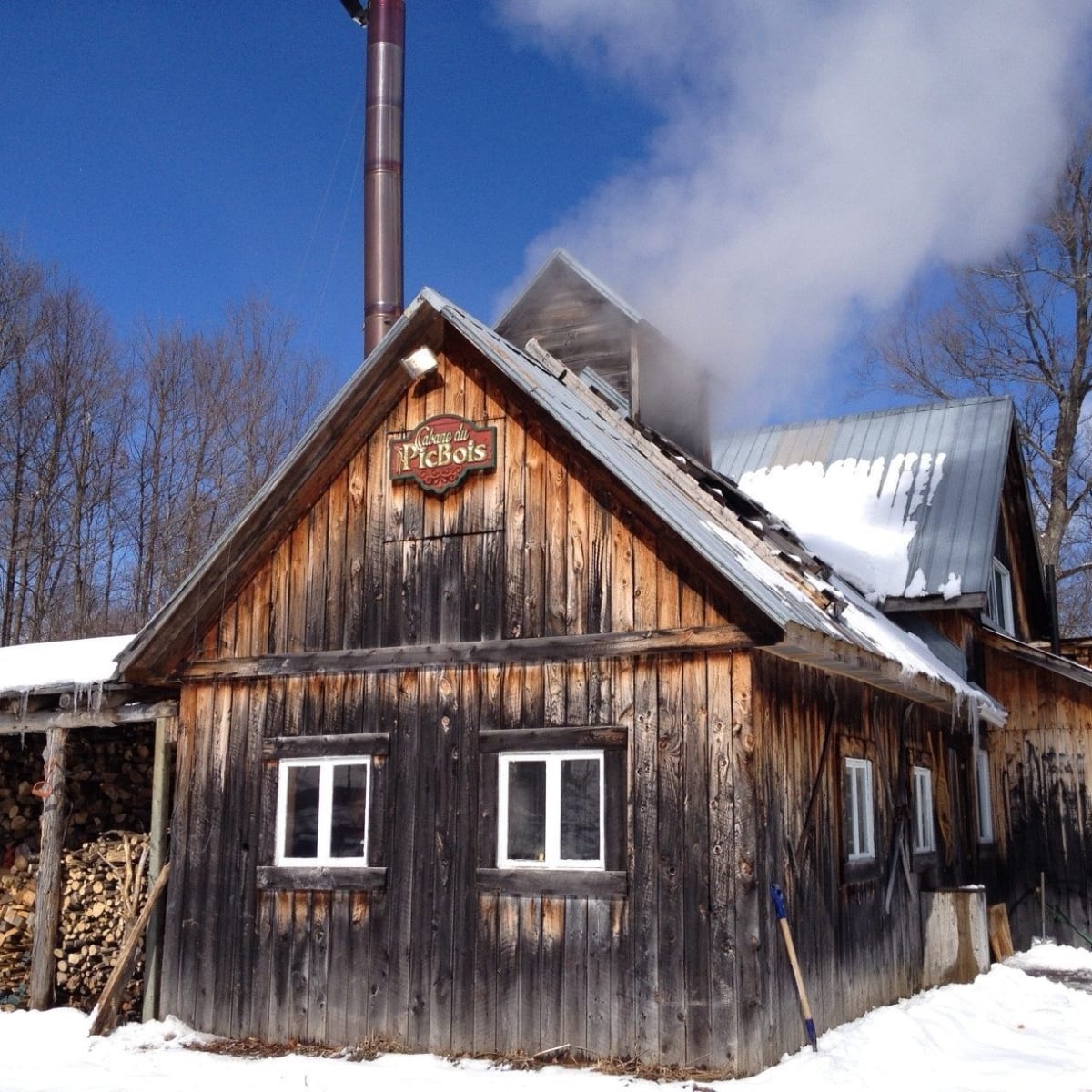 Extérieure de la Cabane du Pic Bois.