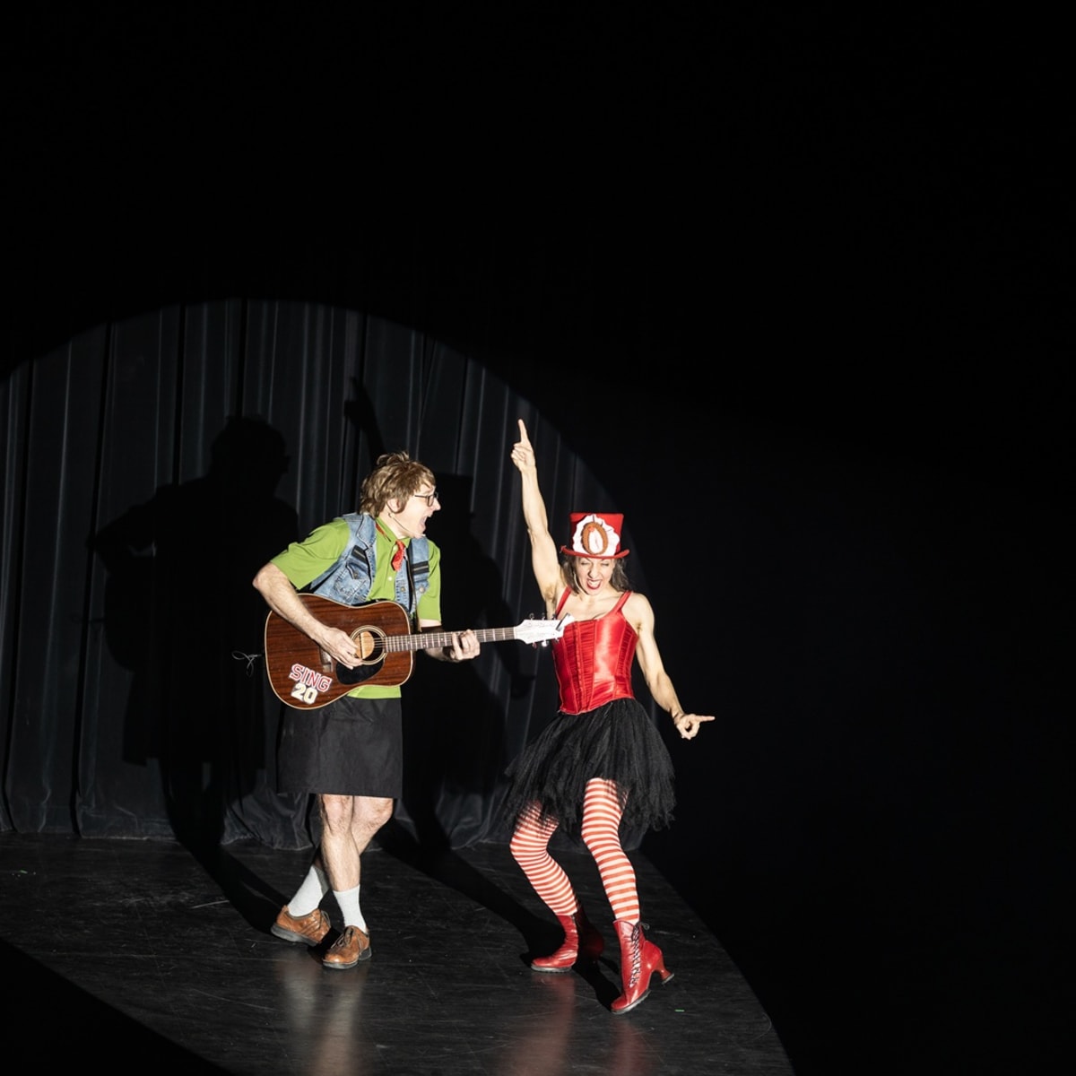 Cabaret Carmagnole - Marc Lalonde et Éliane Bonin à l'animation du Show corpo.