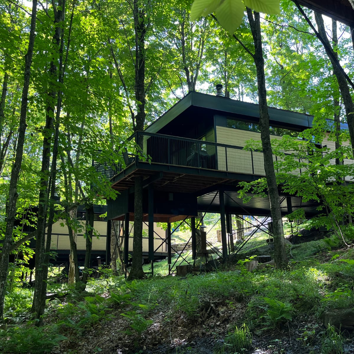 Cabins of cabin Sutton.