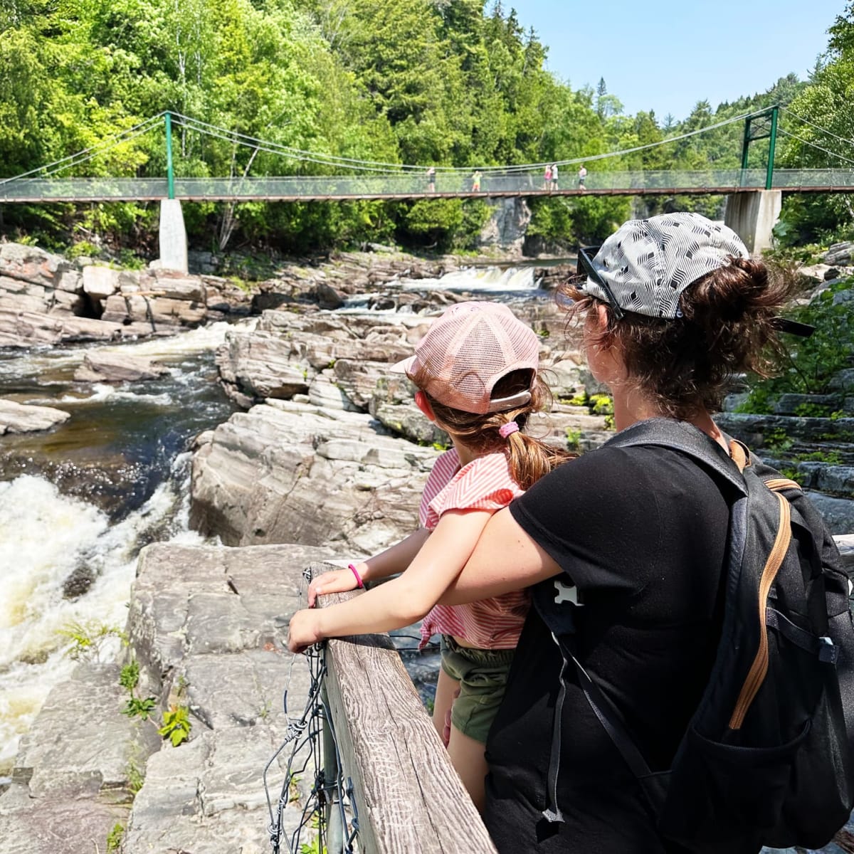 Mother and kid at Canyon Sainte-Anne.
