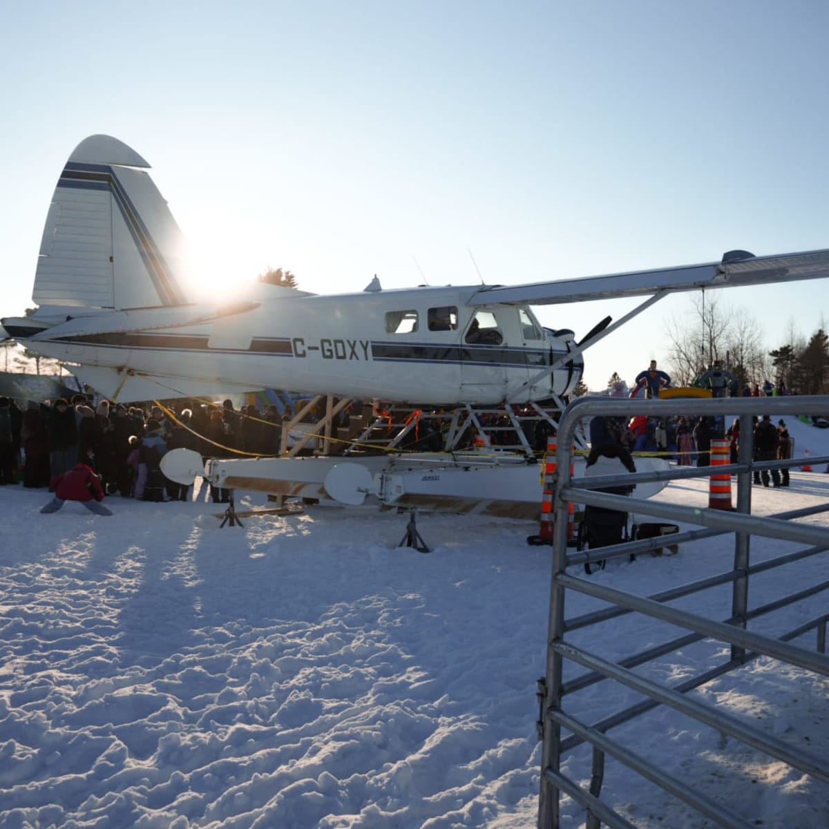 Plane at the Carnaval d’hiver du Lac-à-la-Tortue.