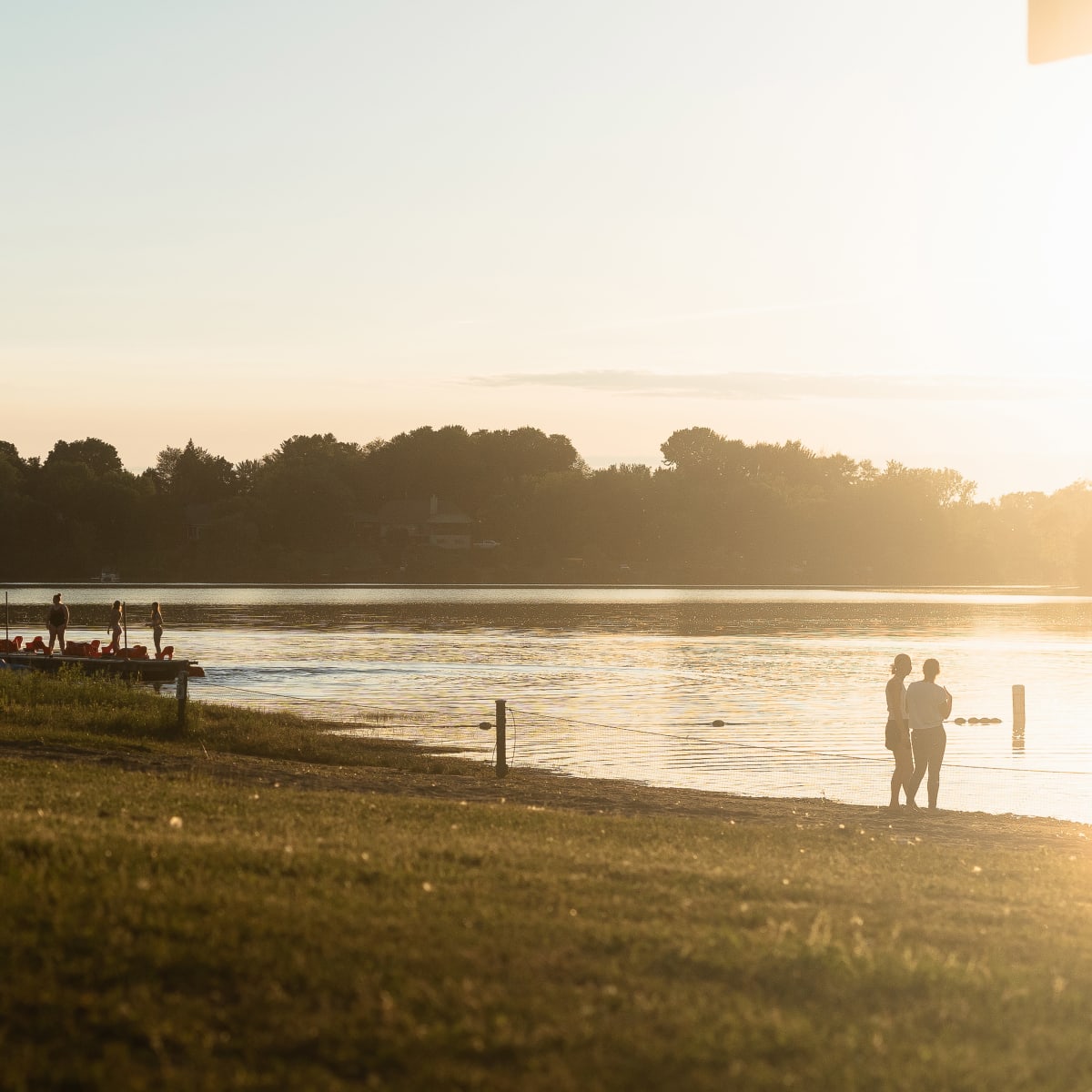 plage au coucher de soleil.