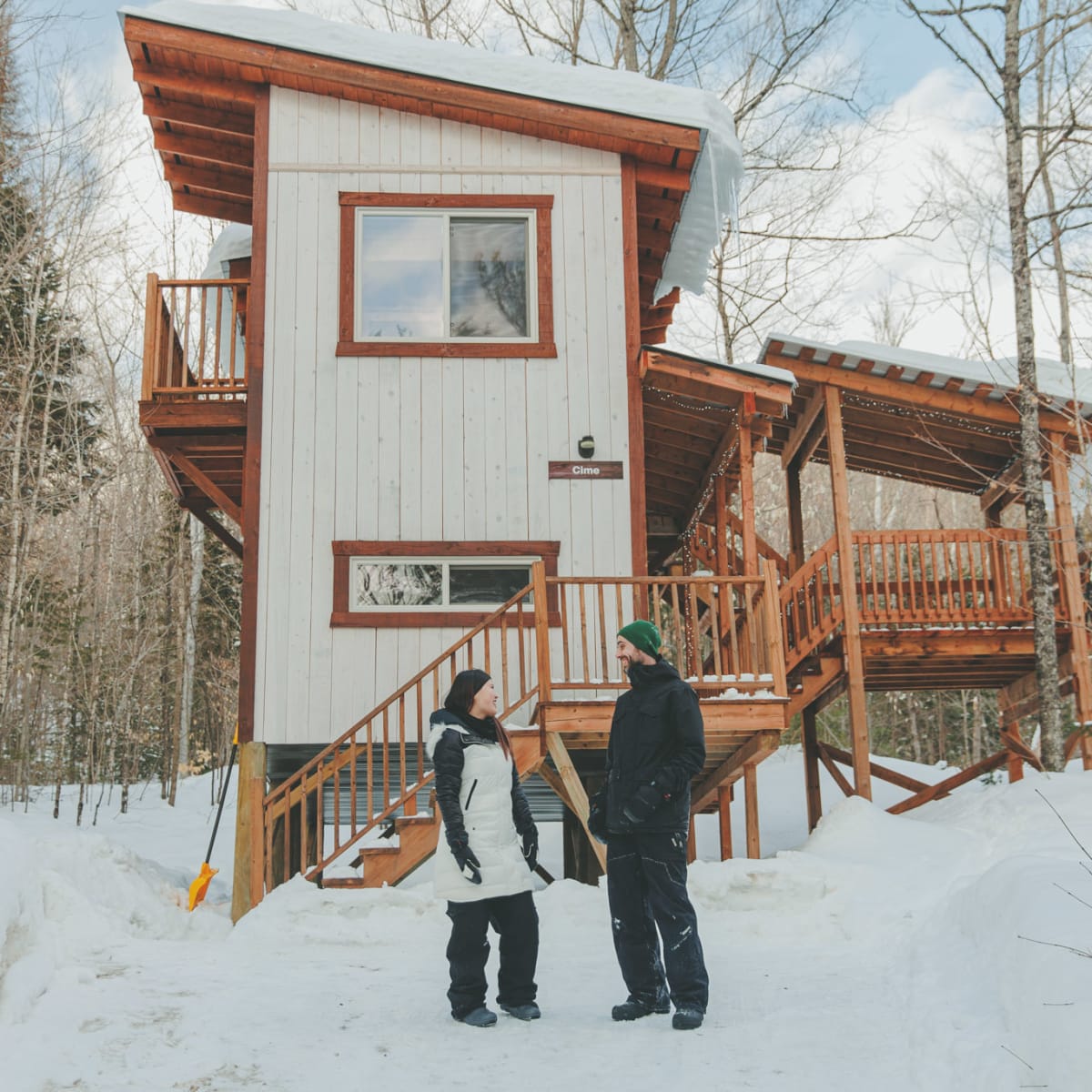Chalets Lanaudière during winter.