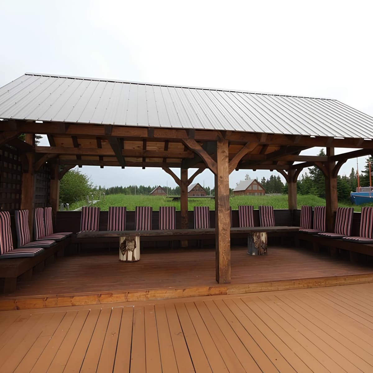 Espace extérieur aux Chalets Minganie.