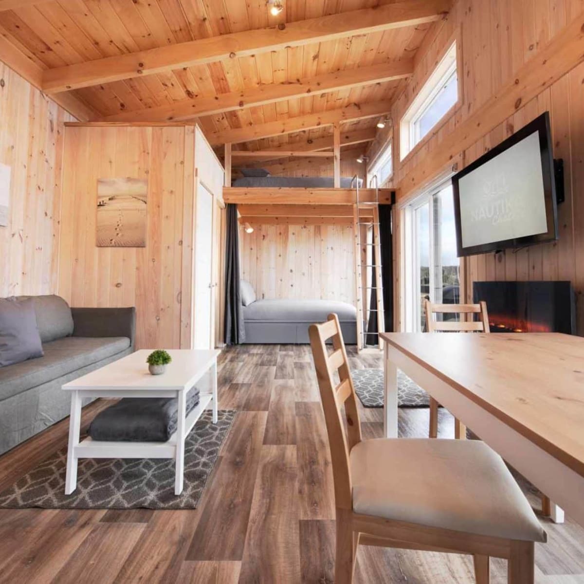 Intérieur d'un chalet Nautika en Gaspésie.