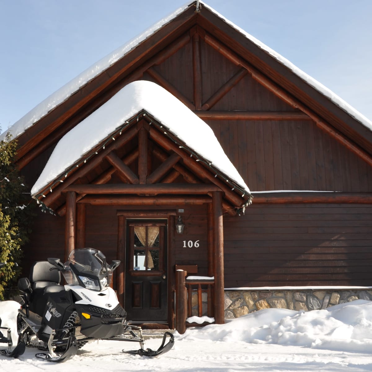 The Chalets Royal Laurentien in winter.