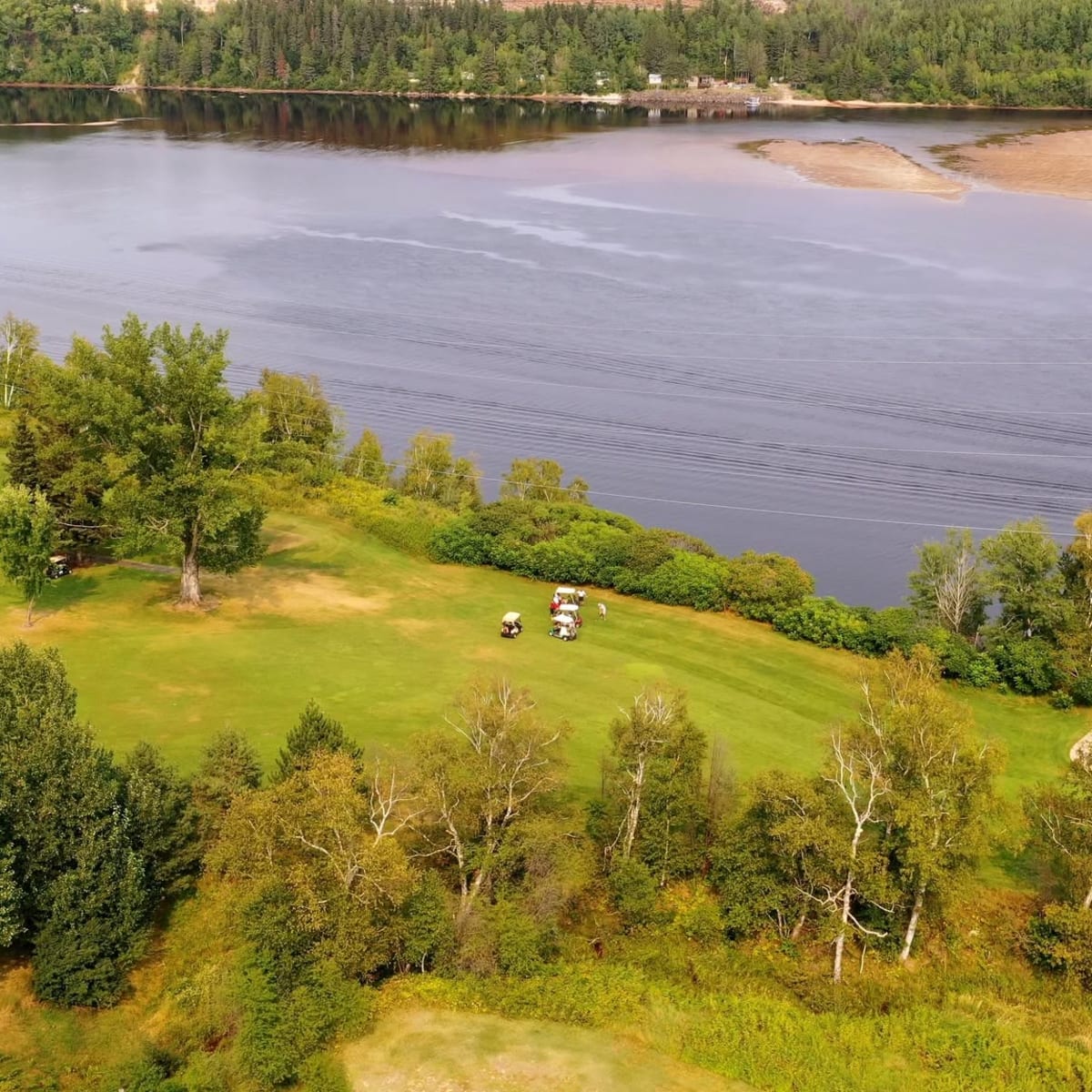 The Club de Golf Dolbeau-Mistassini course, which borders the majestic Mistassini River.