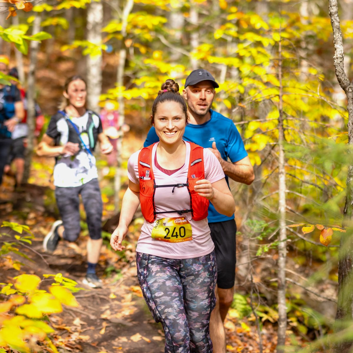 Défi des Couleurs Simard - Four individuals running in an autumn forest