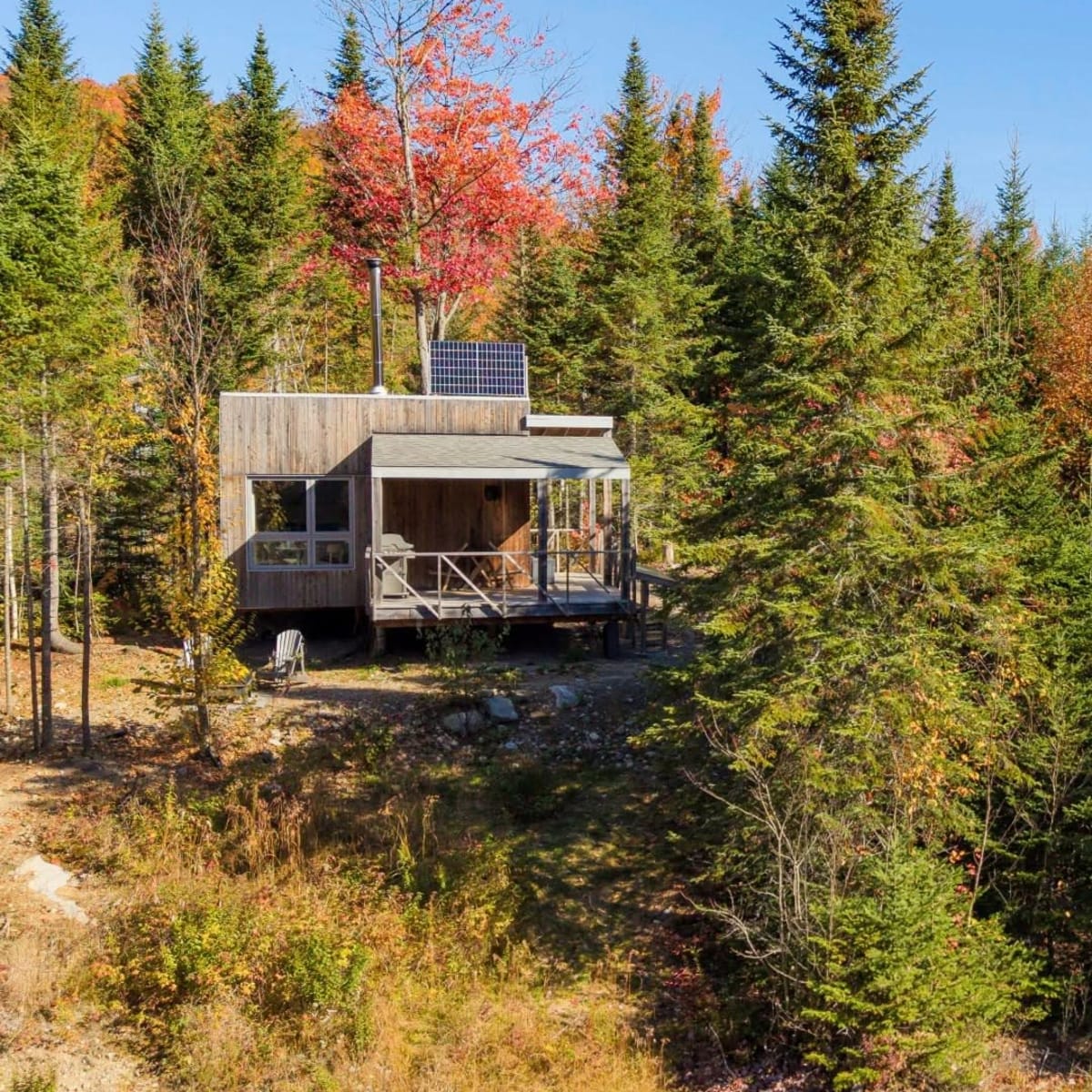 Mini chalet at fall.