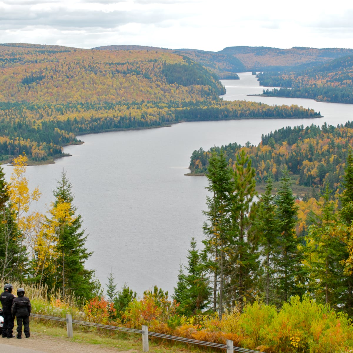 Paysage d'automne au Parc national de la Mauricie.