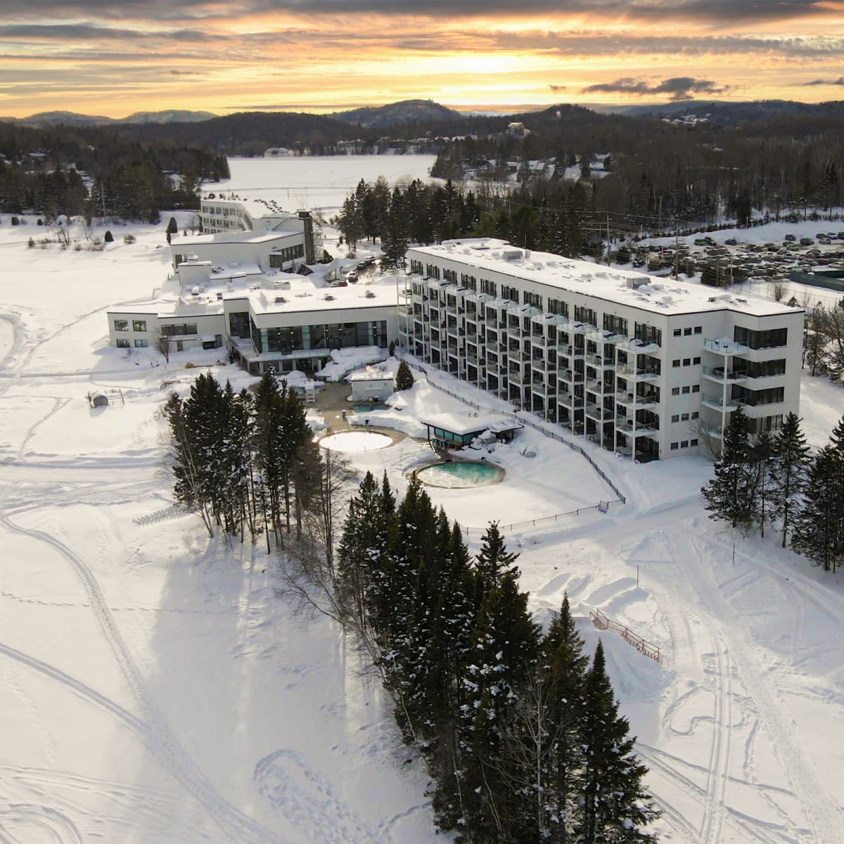 Aerial view of Estérel Resort in winter.