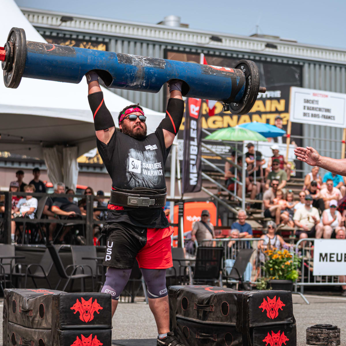 Strongman at the Exposition agricole de Victoriaville.