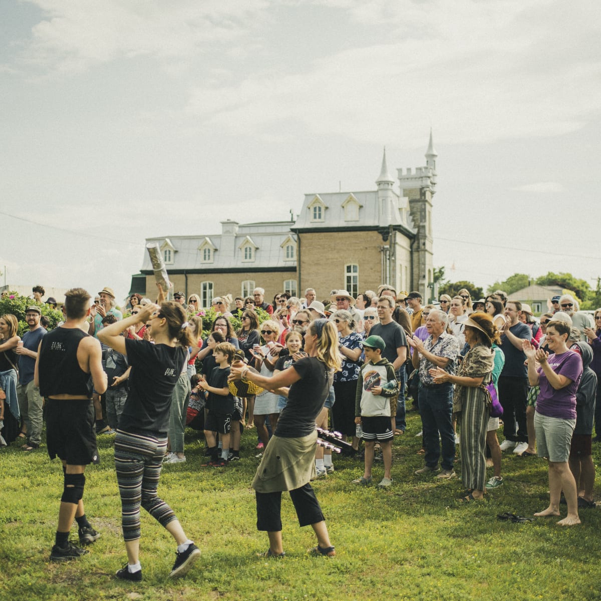 crowd at festival Archipel.