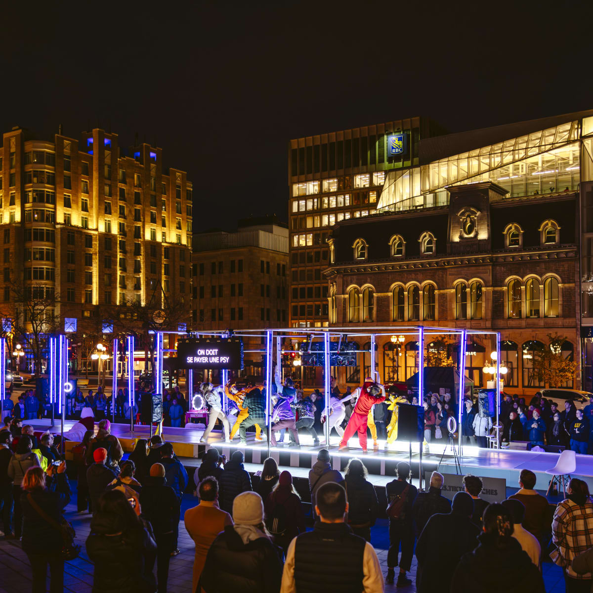 Outdoor show at the Festival Carrefour.