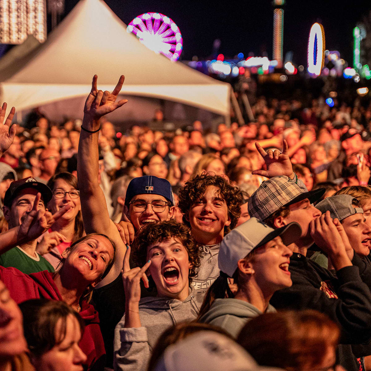Crowd at the Gatineau Hot Air Balloon Festival.