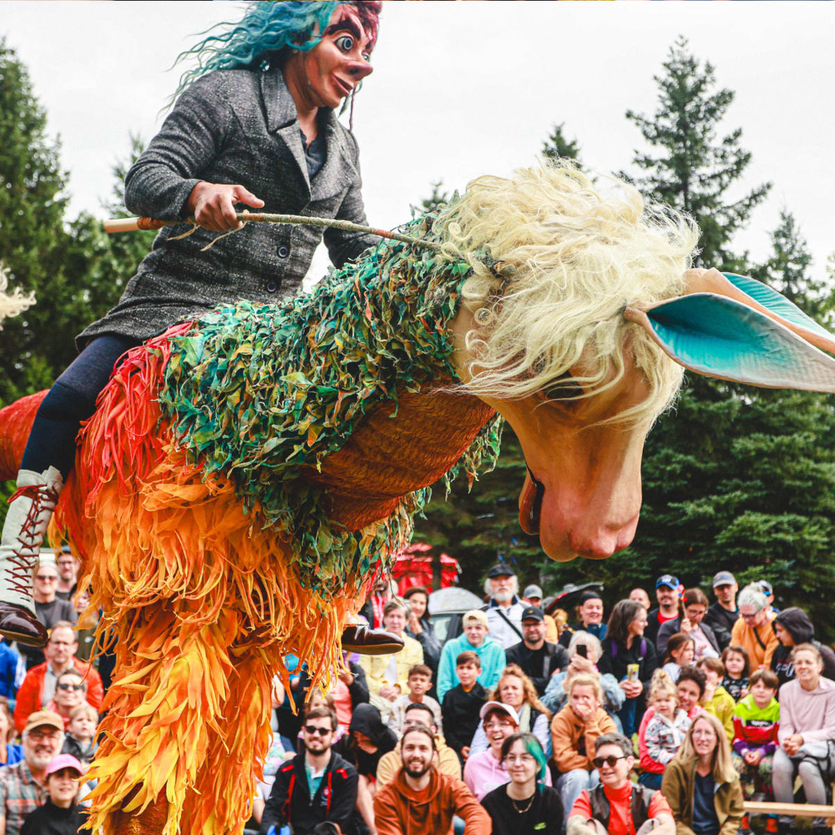 Festival international des arts de la marionnette - Two big creatures
