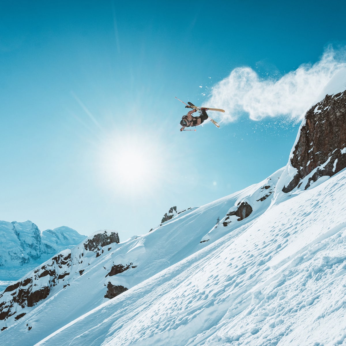 Ski jumping on a mountain - Festival Montagne en Scène.