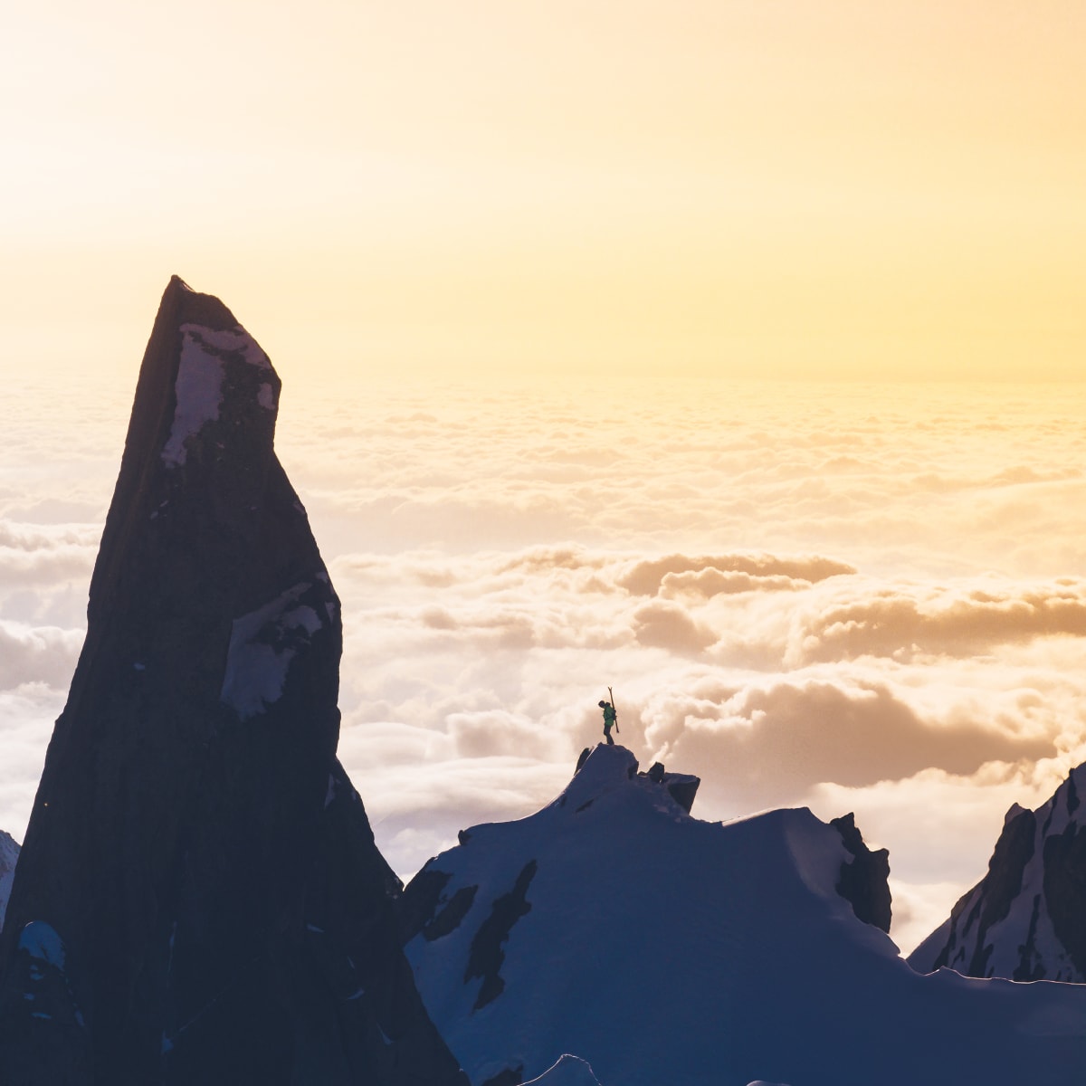 Person on a mountain - Festival Montagne en Scène.