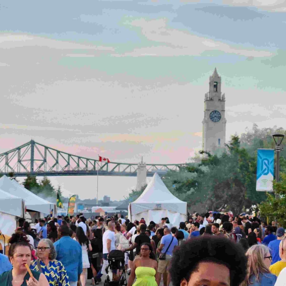 Foule au festival Un Goût des Caraïbes.
