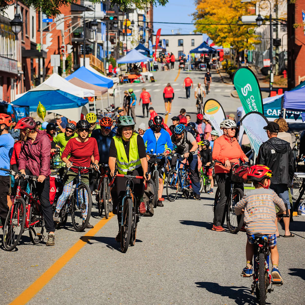 Cyclistes à la Fête du vélo de Sherbrooke.