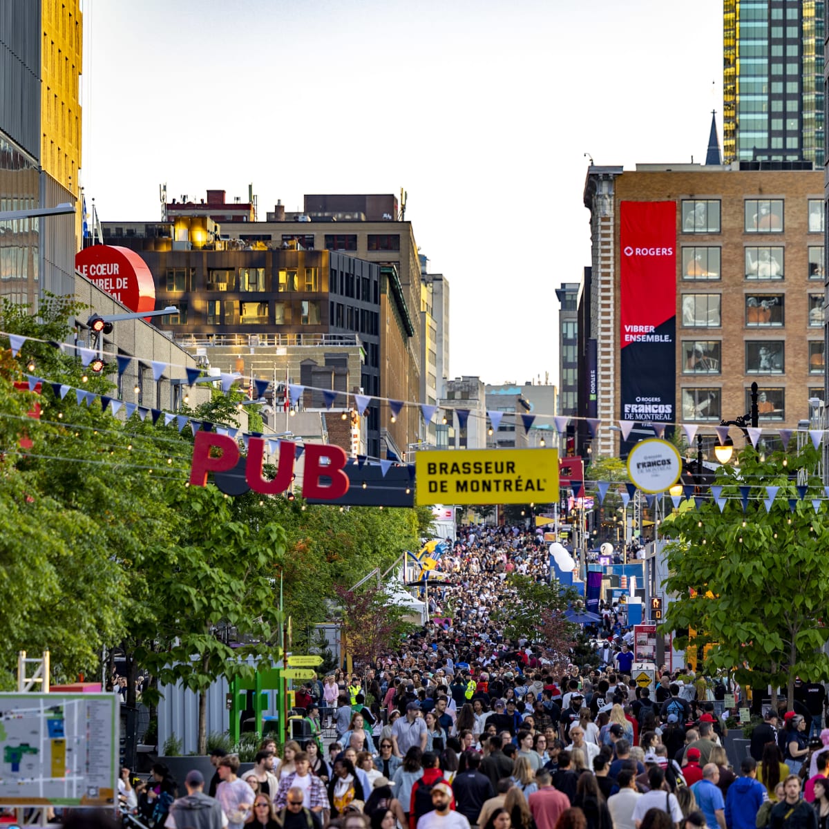 Outdoor crowd.