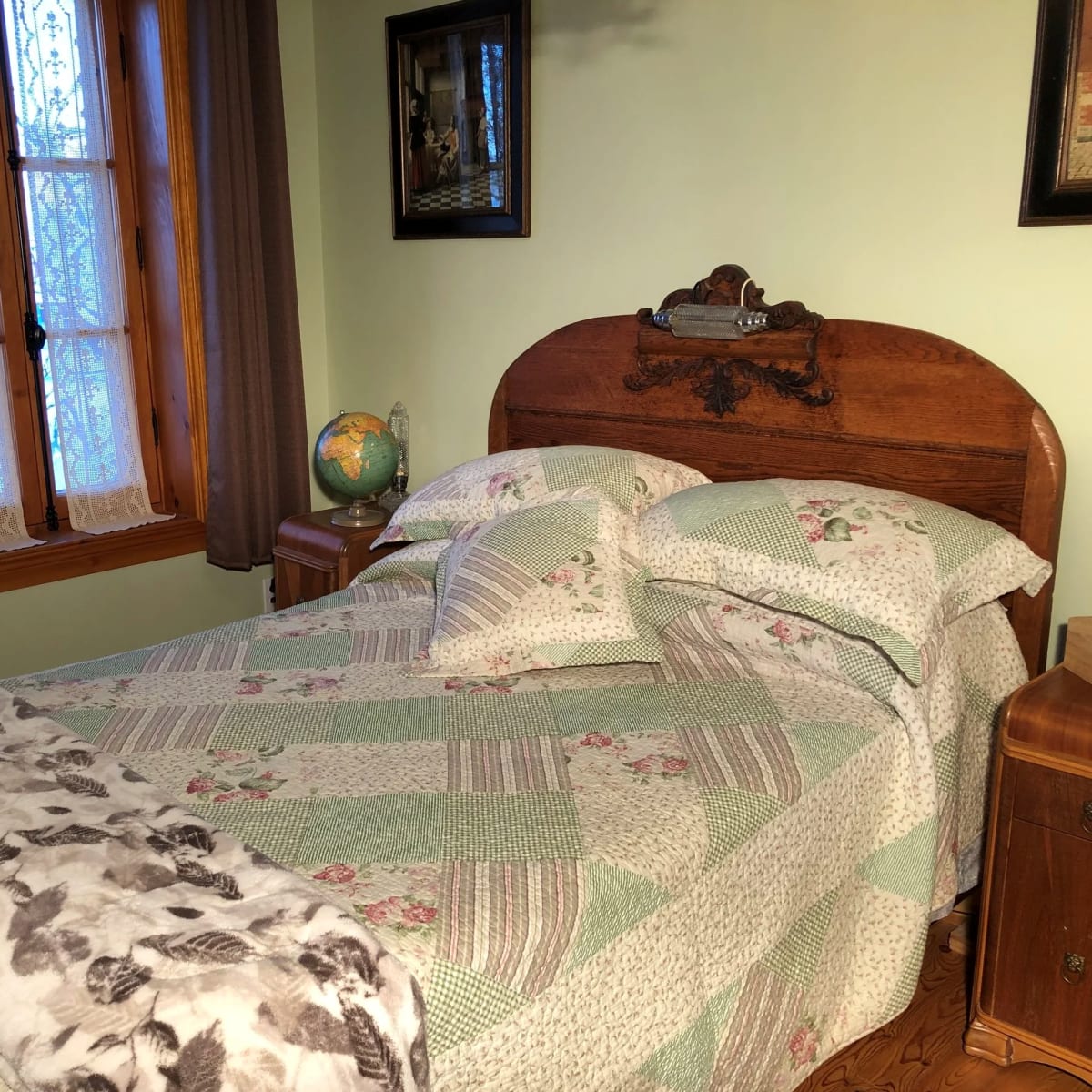 A bed at Gîte du Mitan.