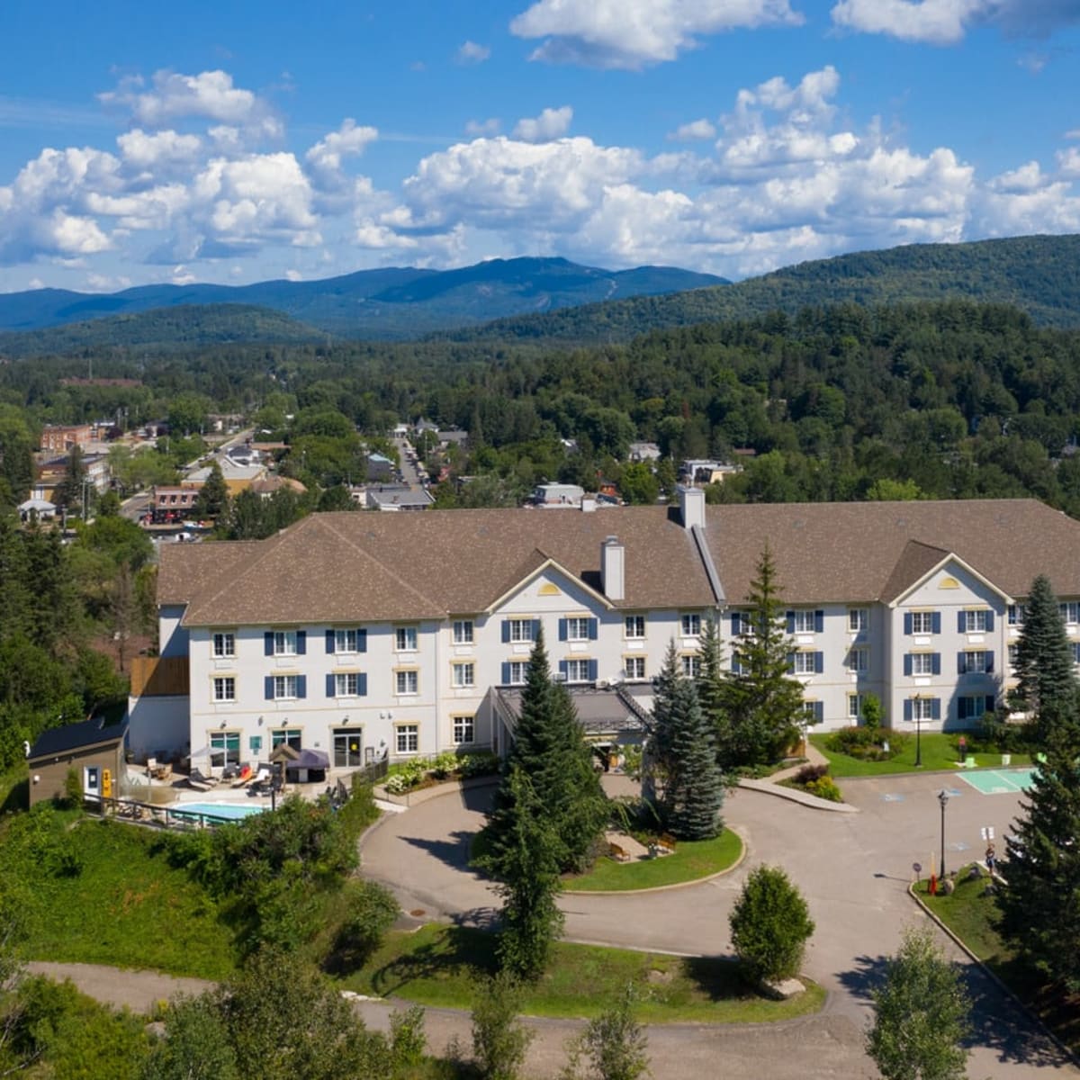 Aerial view of AX Hôtel Mont-Tremblant.