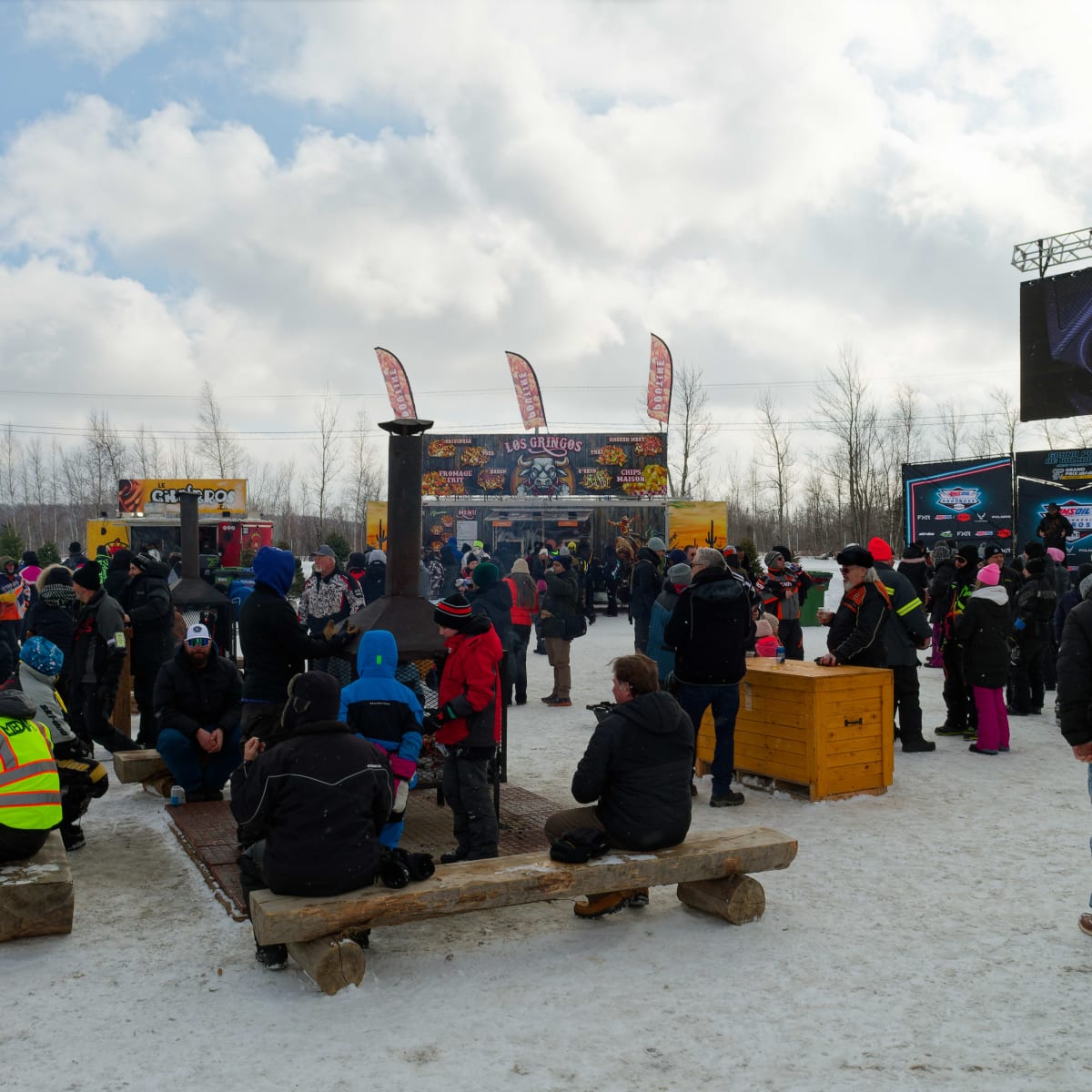 Crowd at Grand Prix Ski-Doo de Valcourt.